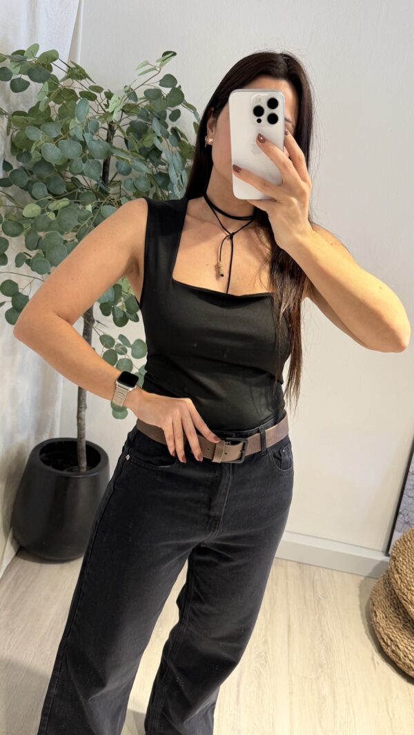 BODY ELARA